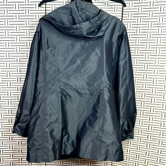 Pendleton nylon and poly Rain jacket - Picture 6 of 15